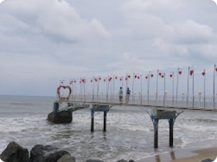 Cầu ngắm biển tại Hodota